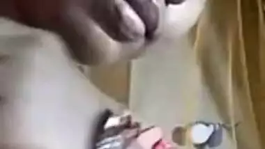 Today Exclusive- Horny Bhabhi Showing Her Boobs On Video Call Part 3