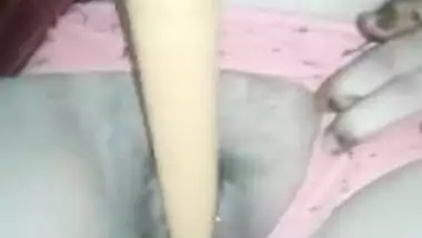 Desi woman makes her XXX pussy public and man bangs it with sex toy