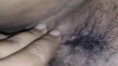 Rat Me Sote Hui Behan Ki Balo Wali Chut Dekh Muth Mari. Risky Capture For U All