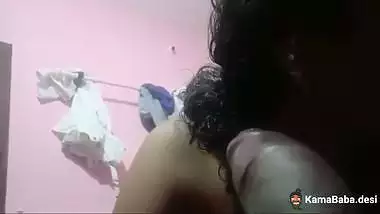 Guy’s desi xxx MMS with her stepmom sucking his dick