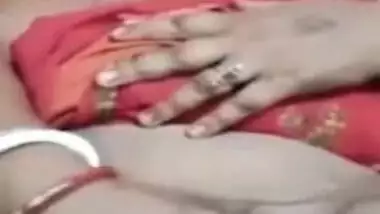 Today Exclusive -horny Bhabhi Shows Her Boobs And Fingering Part 1