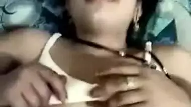 Village Desi XXX bitch smiling while getting fucked by her boyfriend MMS