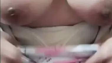 Huge milky boobs popping out â€“ sexy Indian girlfriend