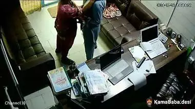 Muslim shop owner fucks his servant in Pakistani sex video