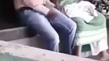 Indian girl in saree caught giving outdoor BJ to lover in Desi mms video