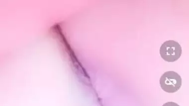 Desi whore is online to perform a XXX show that becomes MMS soon