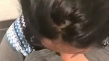 Desi Hotty Horny IT Girl Giving a suprhot BJ to Boss in Office