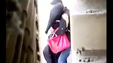 Hidden web camera Pakistani sex movie of Muslim girl outdoor sex dripped