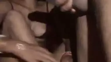 Desi lady sucks a dick and gets fuck in the Indian blue film