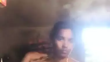 Desi babe has to strip on camera to earn tips for XXX naked show