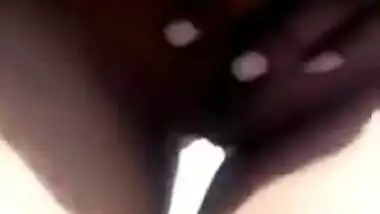 Young Chennai Girl Shows her boobs and blows his BF in Beach