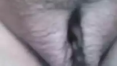 Aunty is proud of saggy tits and broken twat showing them in XXX clip