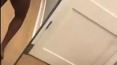 Lovely Indian films XXX show of her masturbating in front of a big mirror