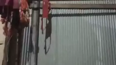 Bangla sex video of a poor aunty bouncing on a plastic bottle