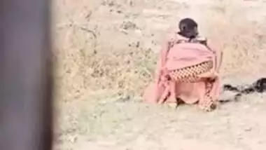 MILF in yellow joins peeing Desi aunty in XXX video to keep on moving