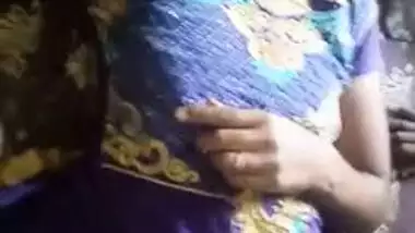 Hard penis needs to be satisfied and the Desi aunty gives handjob