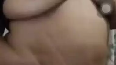 Married Desi bitch gladdens lover sending to him solo porn video