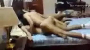 JNU mai junior batch ki girl se 2 seniors ka group fuck
