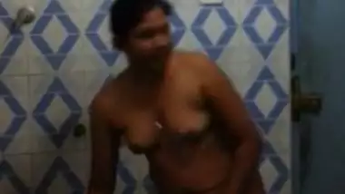 Lankan Girl New Bathing Video indian tube porno