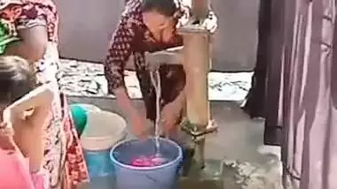 Sexy Married Bhabi Bigboob Bathing Secretly Recorded By Neighbour