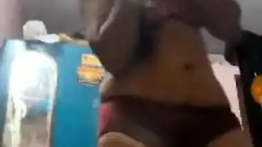 Bhabhi affair video call showing her assets sexy slim mms 4 vid