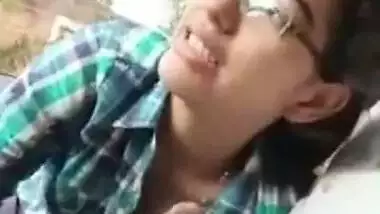 Teen naughty Indian babe gives her desi lover blowjob on valentine day