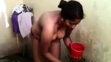 Desi model takes camera with her even to shower to make fans see it