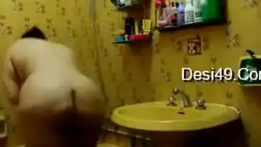 Landlady's ass is so huge that her Desi tenant films the porn video