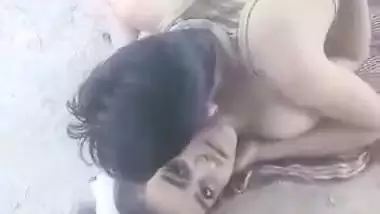Sexy Girl Fully Nude Outdoor Fucked by Boyfriend & her Best Friend Recording Video