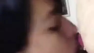 Stunning Desi hottie gives XXX blowjob to her lustful boss at work