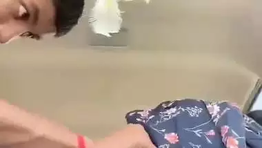 Girl seduces her lover in car and enjoys desi outdoor sex