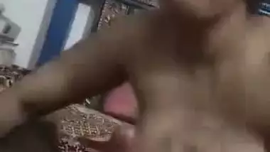 Woman gives a deep Punjabi blowjob to her lover