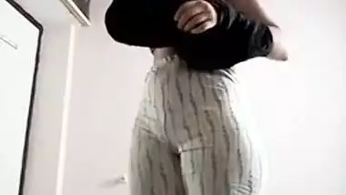 Cute Desi girl Shows Her Boobs