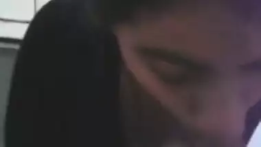 Indian teen sex video begins with deep blowjob to lover’s dick