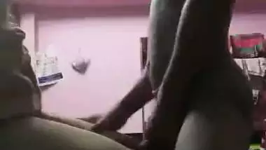 Guy fucks his stepsister’s tight pussy in the desi sex video