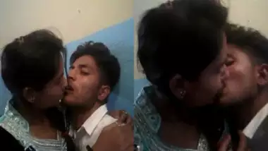 380px x 214px - Chut Kiss Video Hindi indian xxx movies at Hindiclips.com