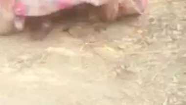 Indian man films sex movie of mom exposing pussy and pissing outdoors