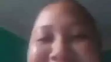 Chubby milf exposes her naked body during video call sex