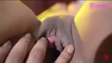 Indian XXX slut loves serving her customer’s hard cock in the hotel