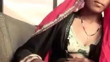 Eggplant helps the young Desi wife satisfy XXX slit on the camera