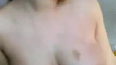 Hot & Sexy Paki Girlfriend Boob Press in White Salwar wid Audio