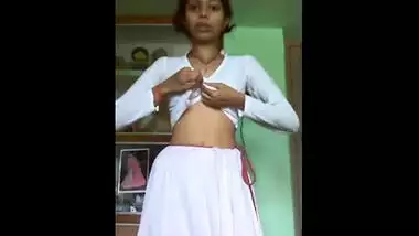 Amateur teen girl strips off on video chat for her lover