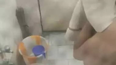 Desi bathing caught in